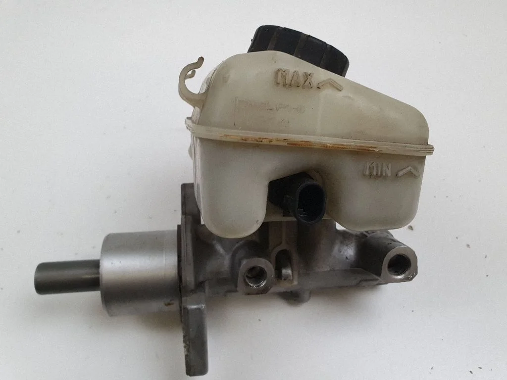 Brake fluid reservoir – Opel Zafira A (1999-2005)
