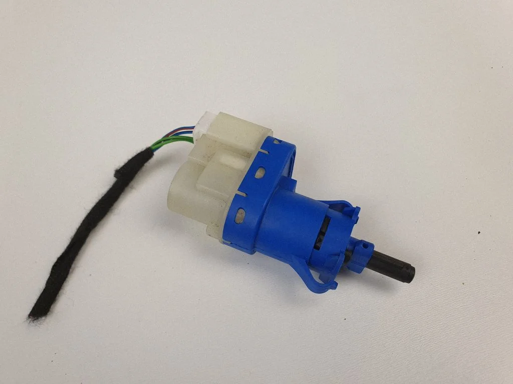 Brake pedal sensor switch
