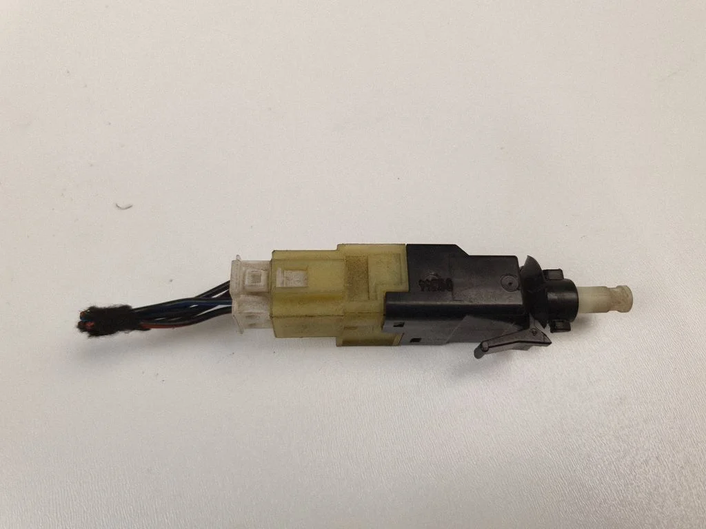 Brake pedal sensor switch – Mercedes-Benz Vito Viano W639 (2003-2014)