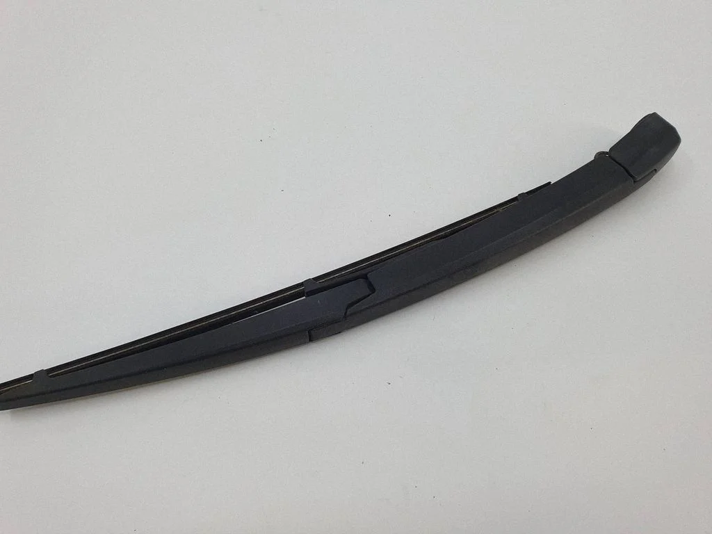 Rear wiper blade