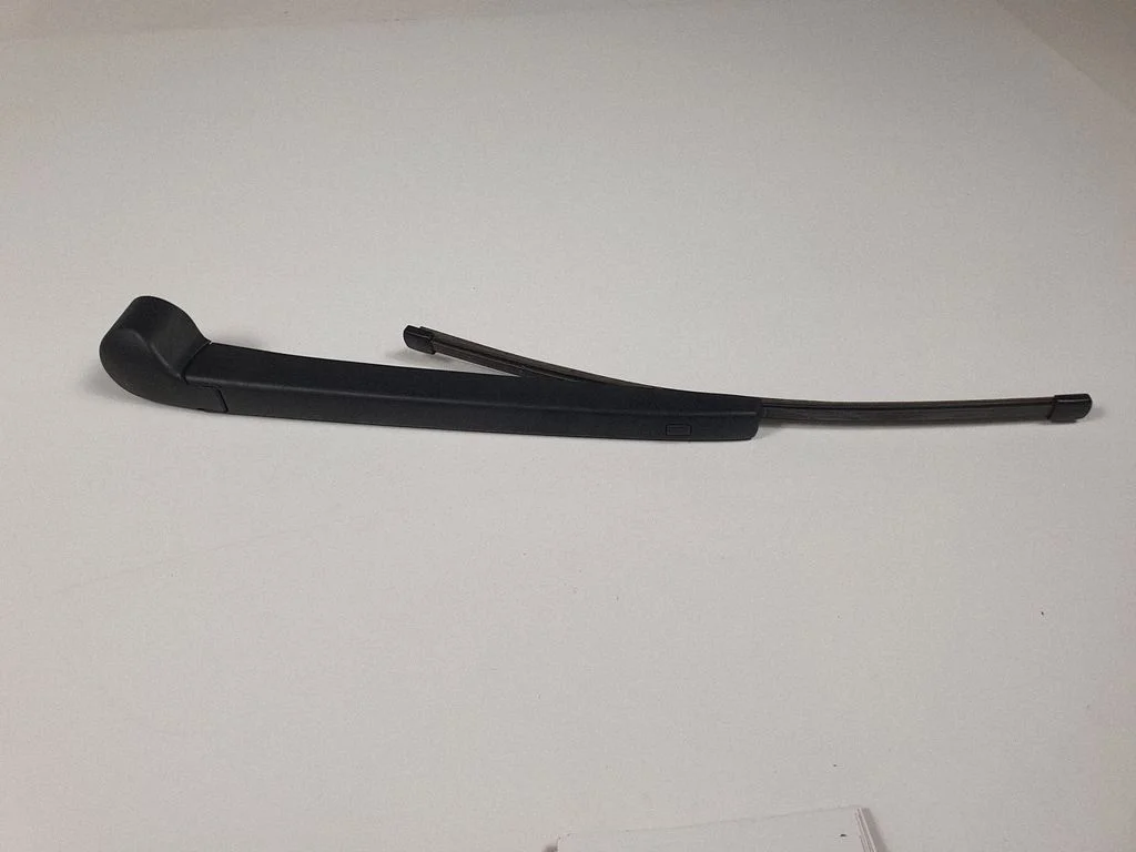 Rear wiper blade