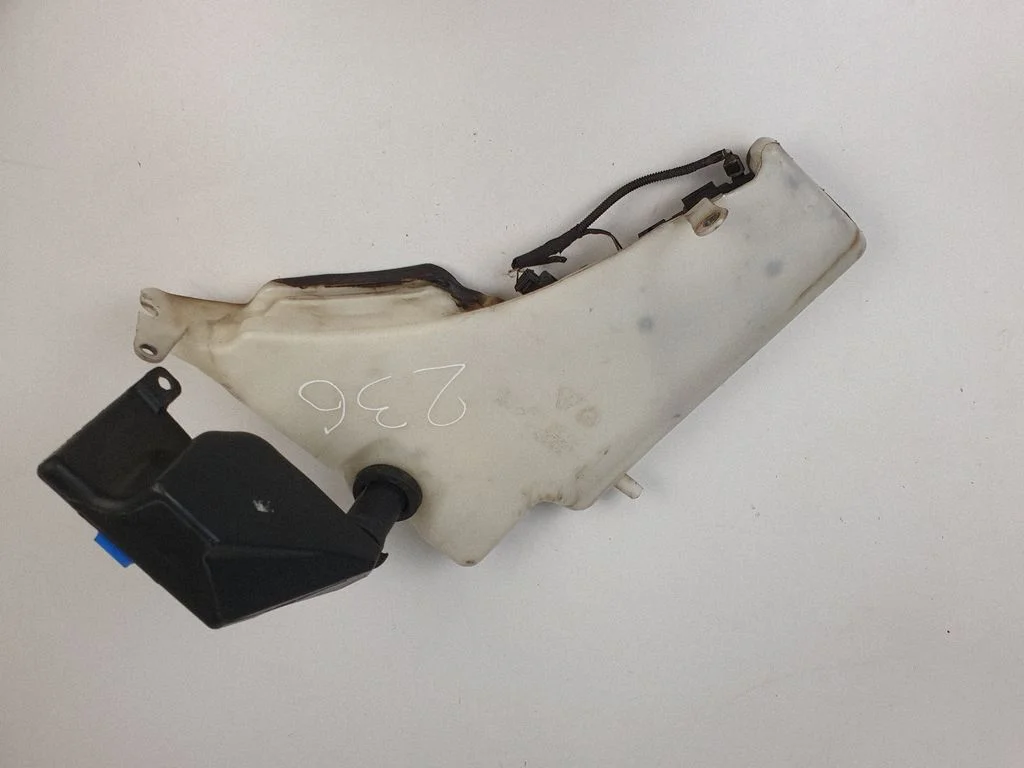 Windshield washer fluid reservoir/tank 8T2955463B