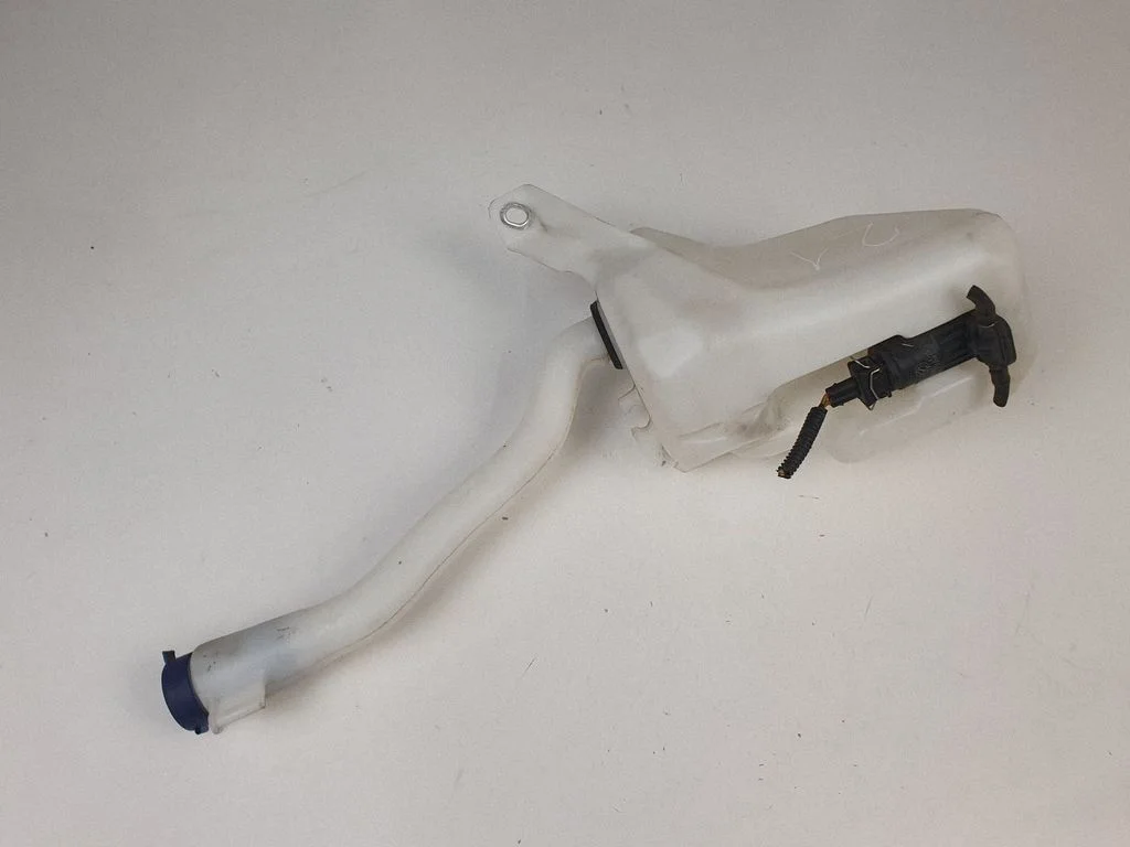 Windshield washer fluid reservoir/tank