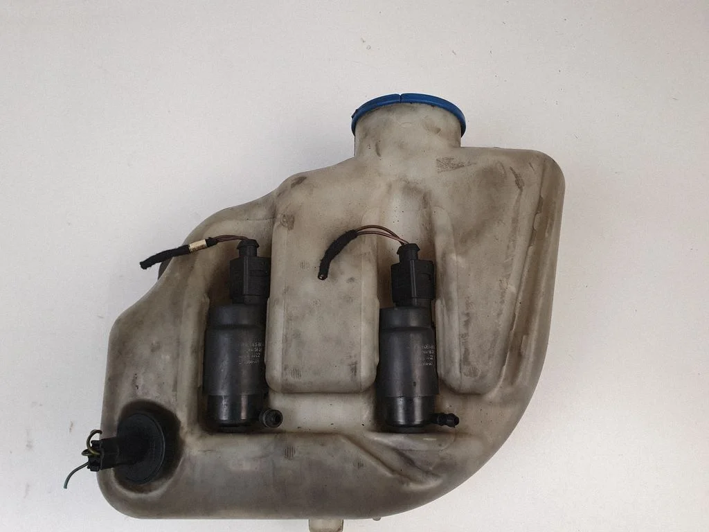 Windshield washer fluid reservoir/tank – Mercedes-Benz Vito Viano W639 (2003-2014)