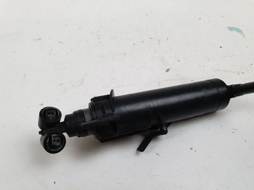 Tulepesu pihusti(d) 8T0955102D – Audi A5 Sportback 8TA (2009-2016)
