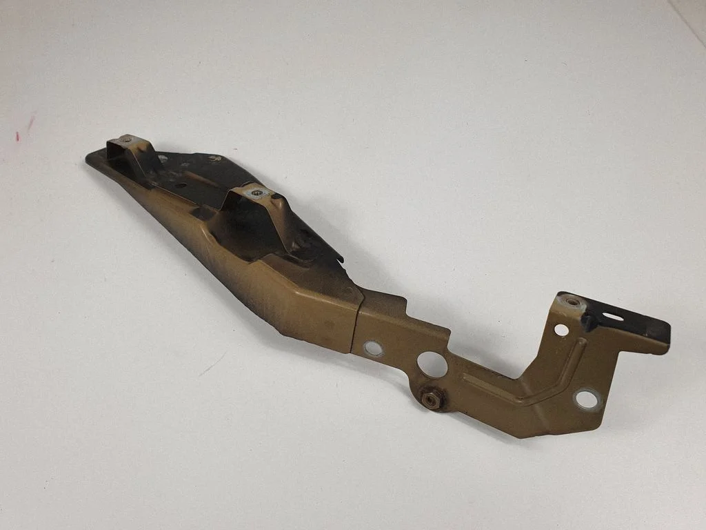 Headlight/headlamp mounting bracket 9801669580