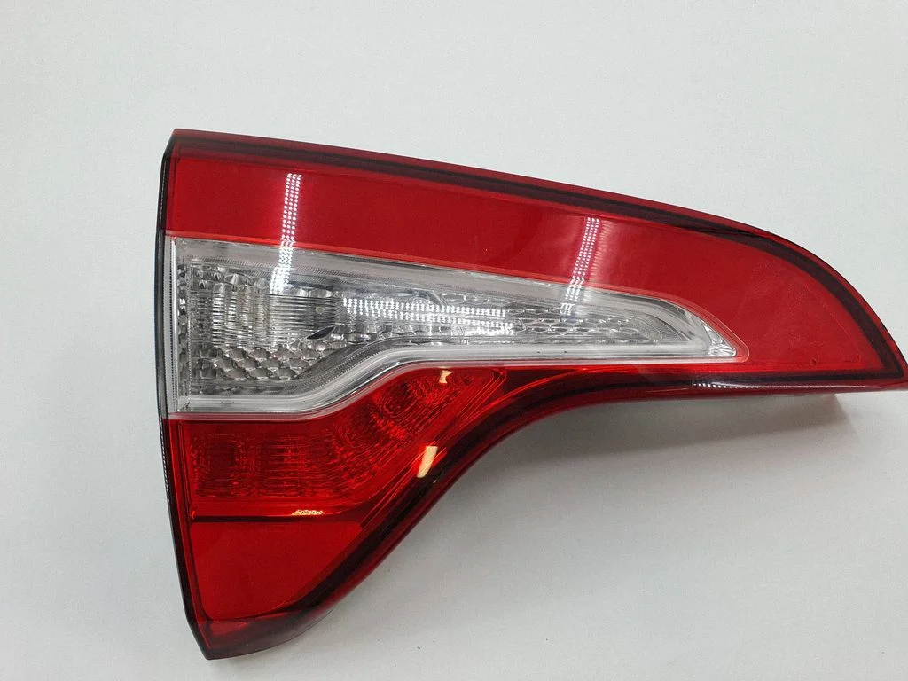 Tailgate rear/tail lights – rear left