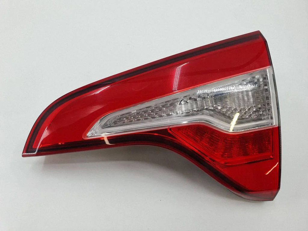 Tailgate rear/tail lights – rear right