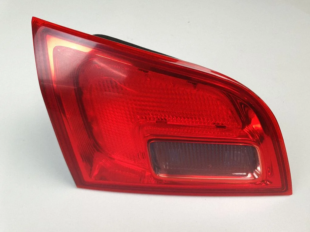 Tailgate rear/tail lights 13282248