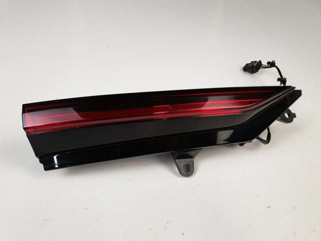 Tailgate rear/tail lights – Polestar 2 (2020-)