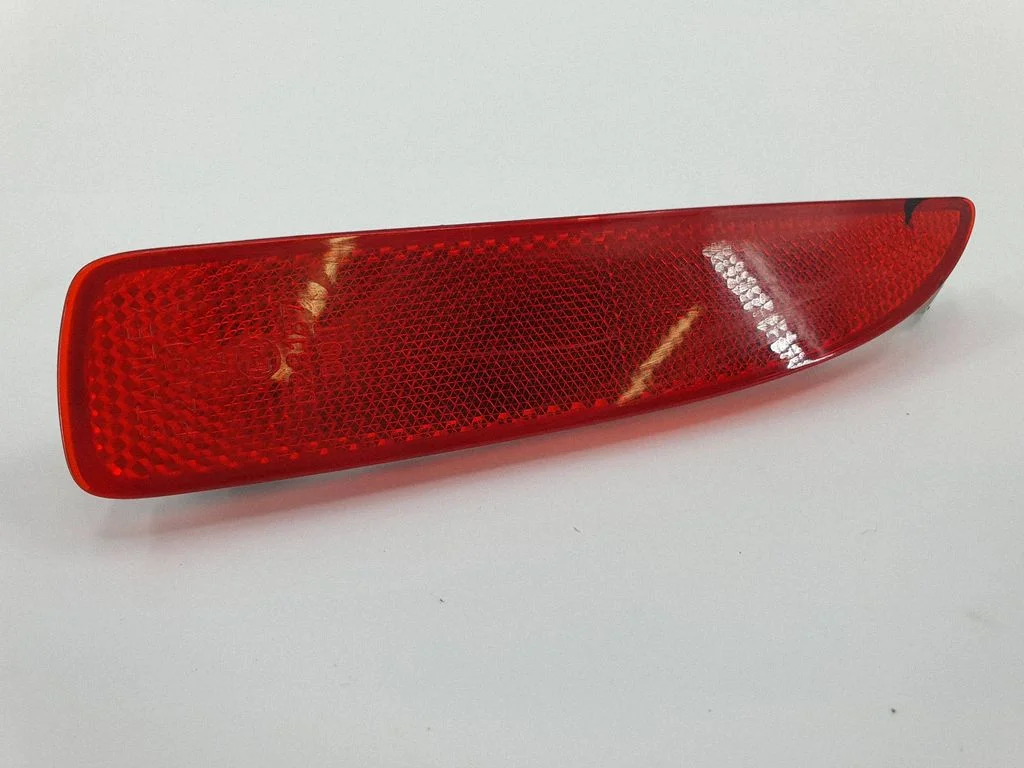 Rear tail light reflector P3945