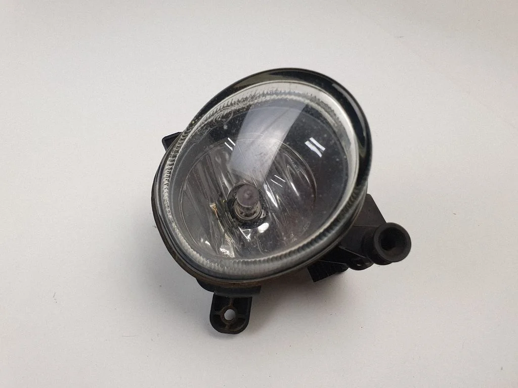 Front fog light – right
