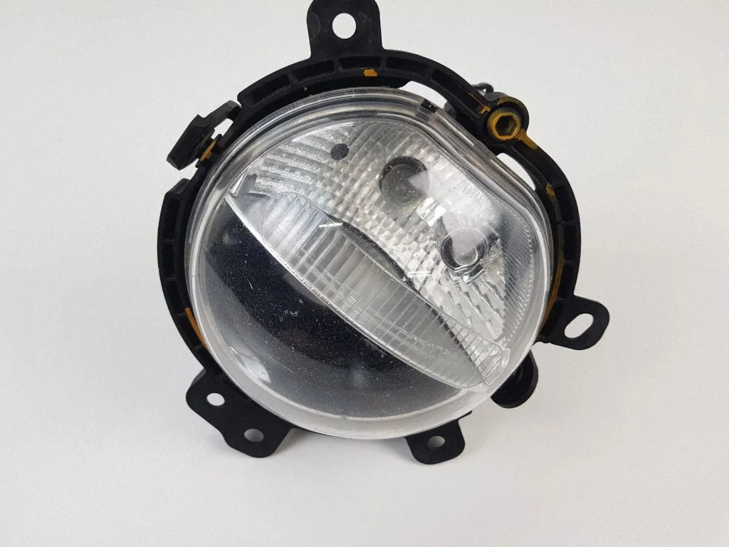 Halogen przedni – prawy przód