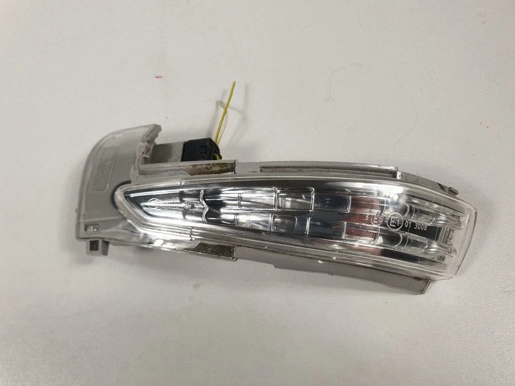 Suunatuli peeglis – Citroen C4 Grand Picasso (2013-2018)