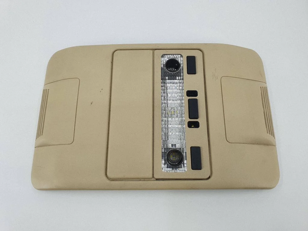 Lampka tylnych siedzeń – Land Rover Range Rover L322 (2002-2012)