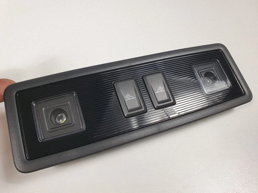 Rear seat light 2GA947290B
