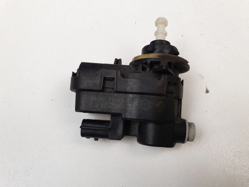 Headlight level adjustment motor