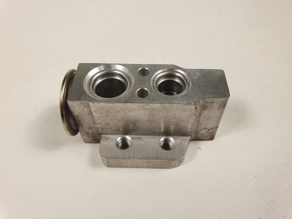 Air conditioning (A/C) expansion valve
