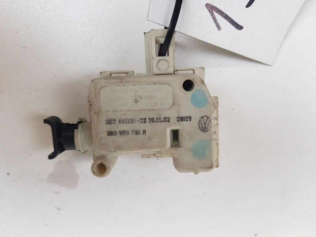 A/C air flow flap actuator/motor – Volkswagen New Beetle (1998-2010)
