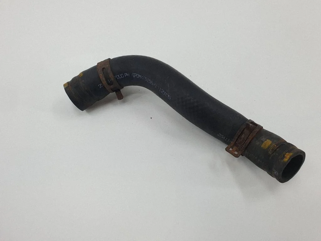 Engine coolant pipe/hose