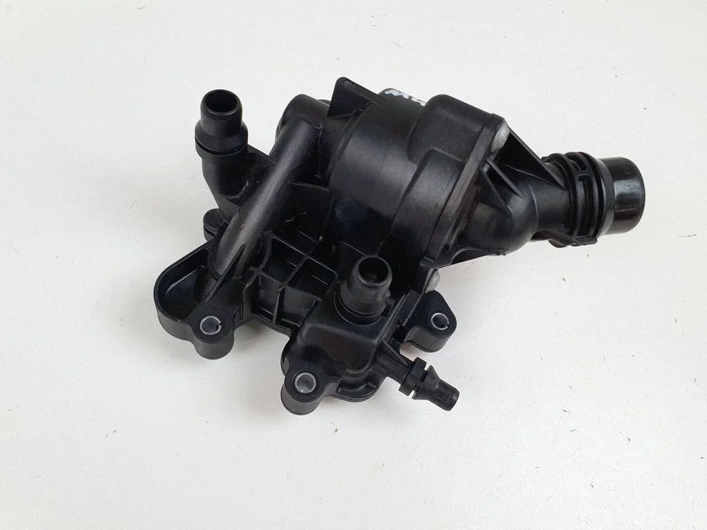 Thermostat/thermostat housing – BMW 5 Series G30 G31 G38 (2016-)