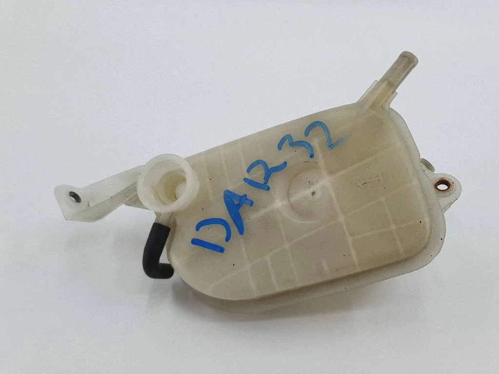 Coolant expansion tank/reservoir 464800D030