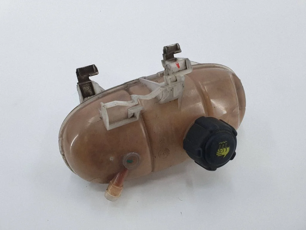 Coolant expansion tank/reservoir – Renault Trafic III (X82) (2014-)