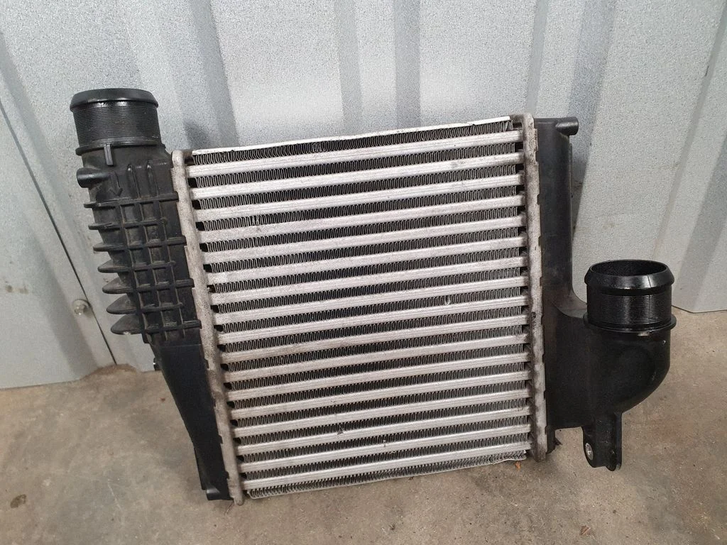 Starpdzesētāja (interkūlera) radiators