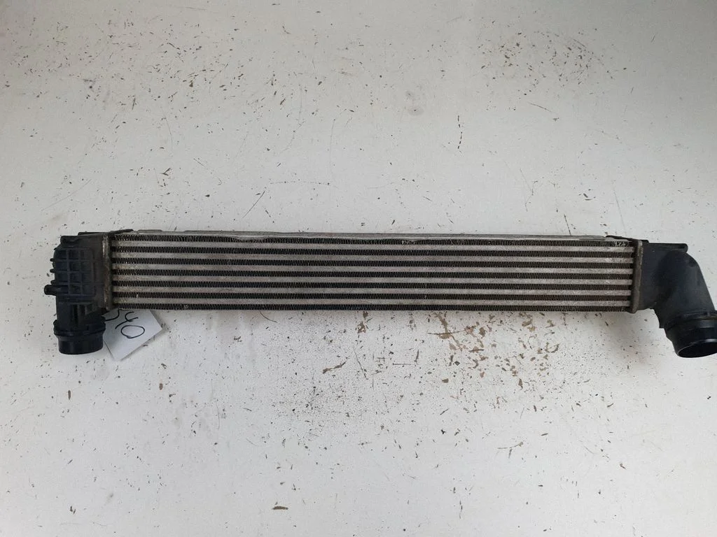 Starpdzesētāja (interkūlera) radiators