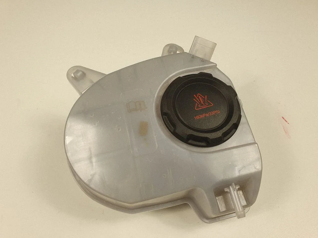 Coolant expansion tank/reservoir