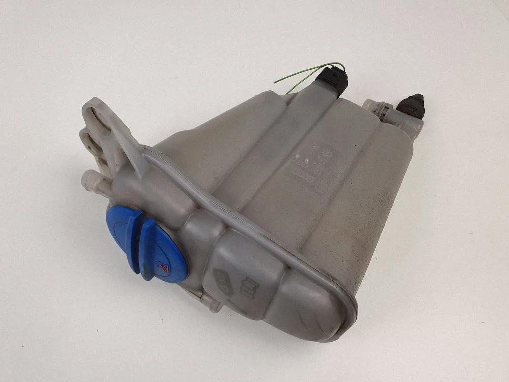 Coolant expansion tank/reservoir