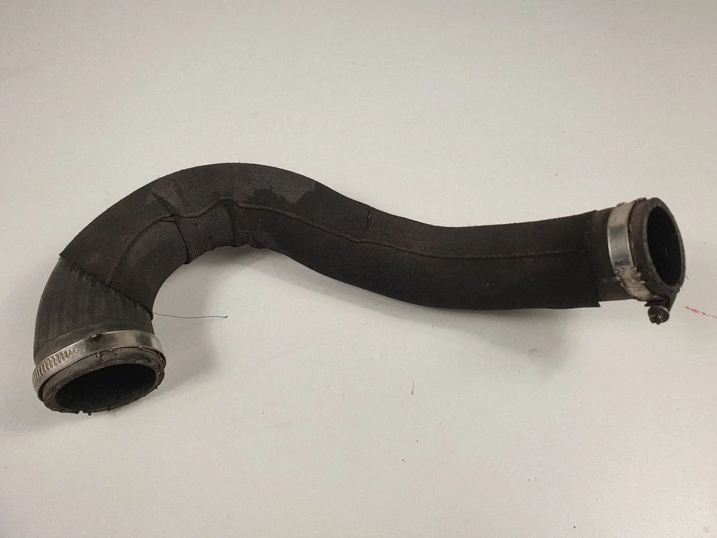 Intercooler hose/pipe