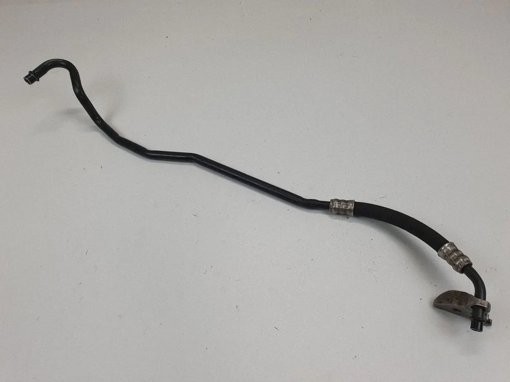 Gearbox oil cooler pipe/hose