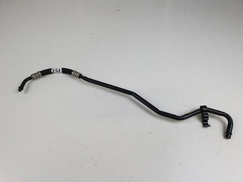 Gearbox oil cooler pipe/hose