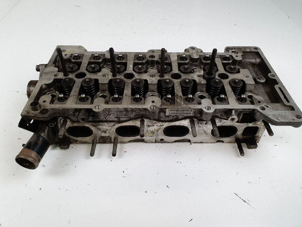 Engine head 55565815