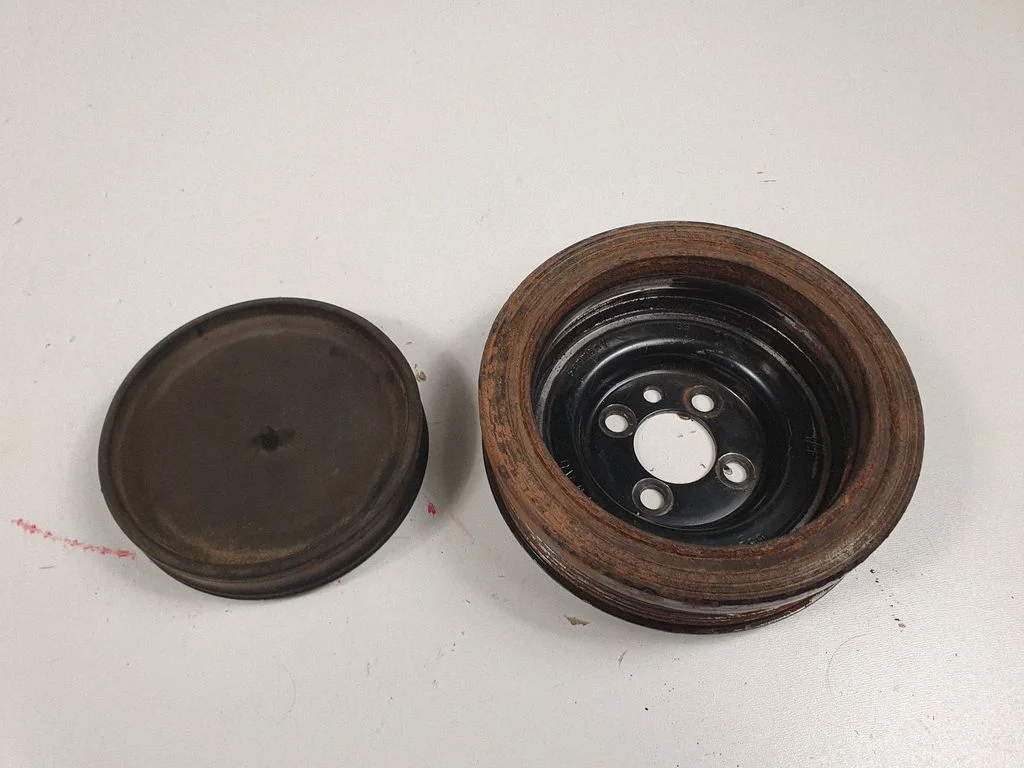 Crankshaft pulley 038105243M