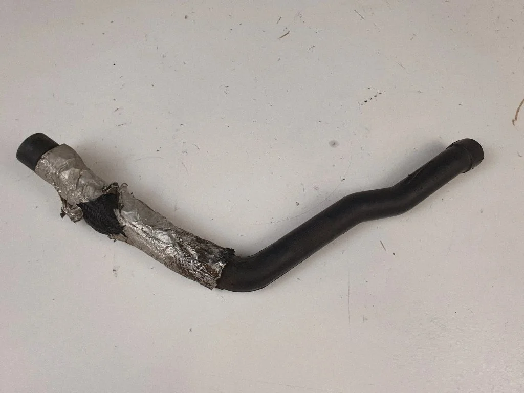 Breather hose/pipe – Mercedes-Benz E-Class W212 (2009-2016)
