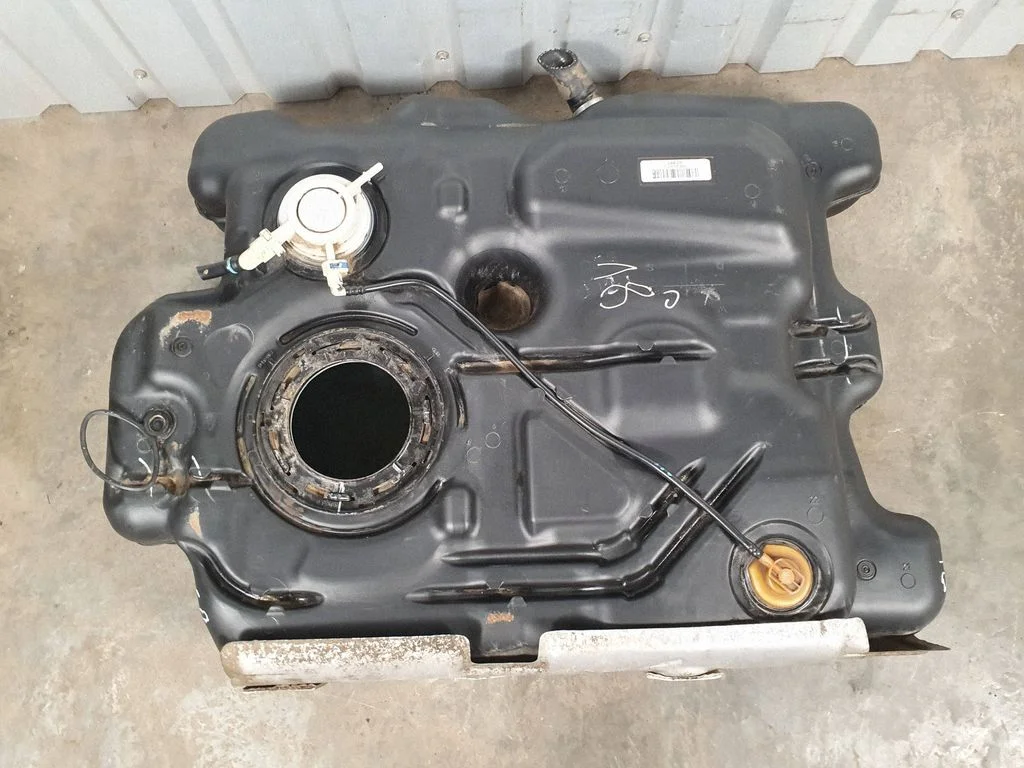 Kütusepaak 04721846AE