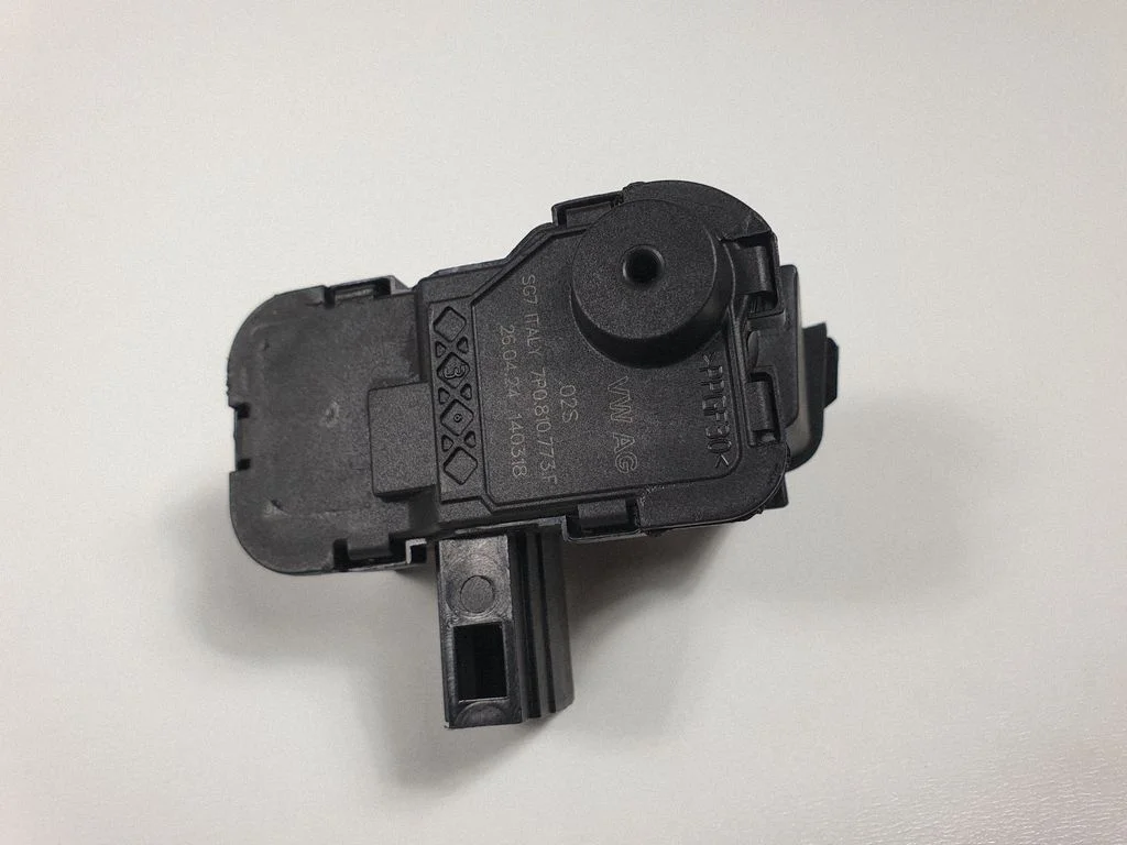 Fuel tank cap lock