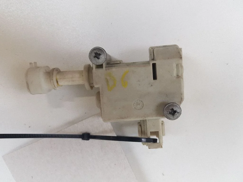 Fuel tank cap lock 3C0810773