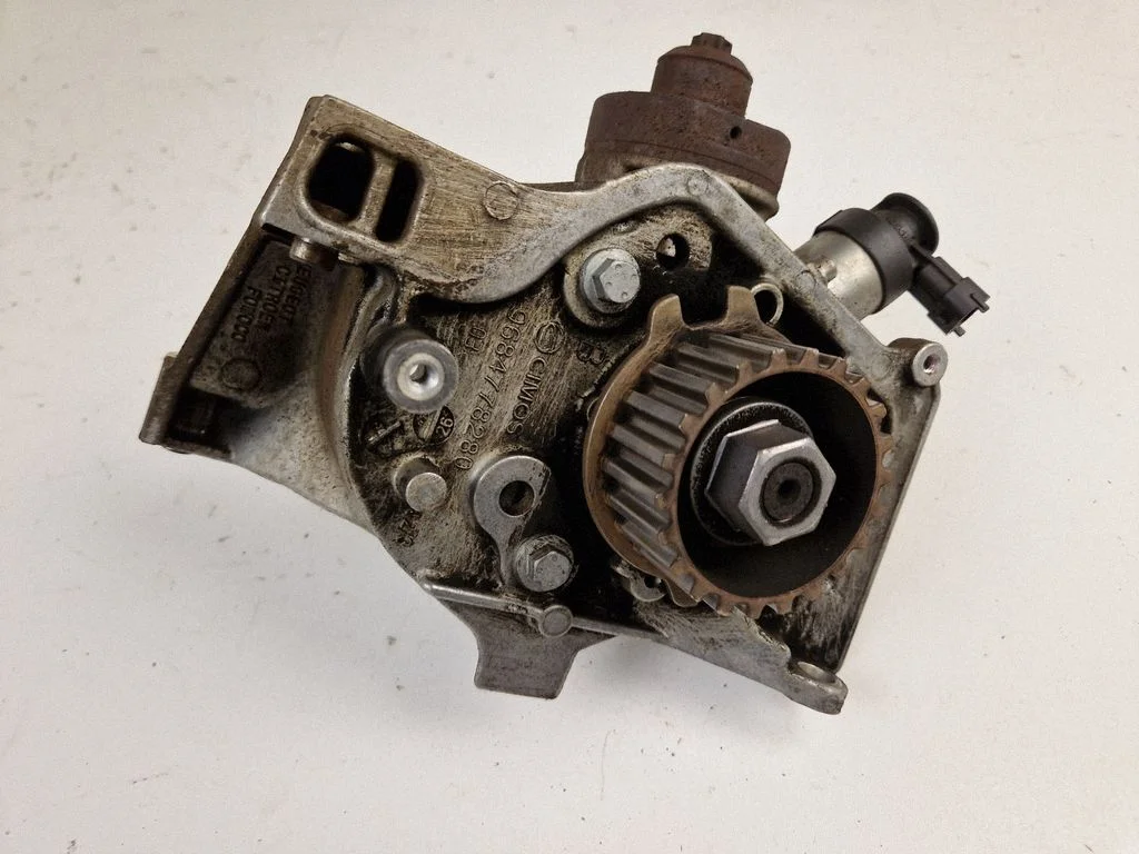 Kütuse kõrgsurvepump 0445010516