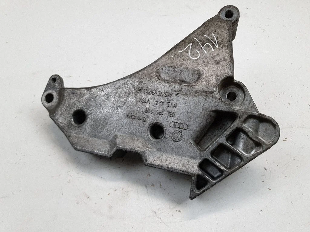 Wspornik silnika – Volkswagen Passat B6 (2005-2010)