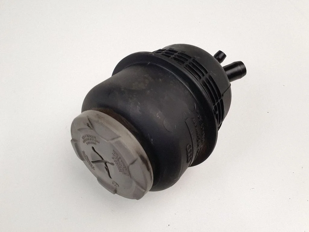 Power steering fluid tank/reservoir