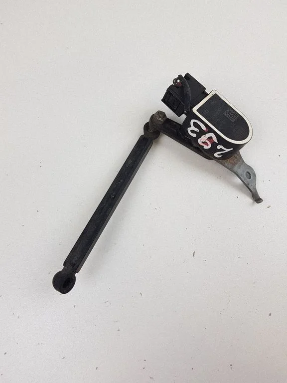 Headlight/headlamp level sensor 37146860843