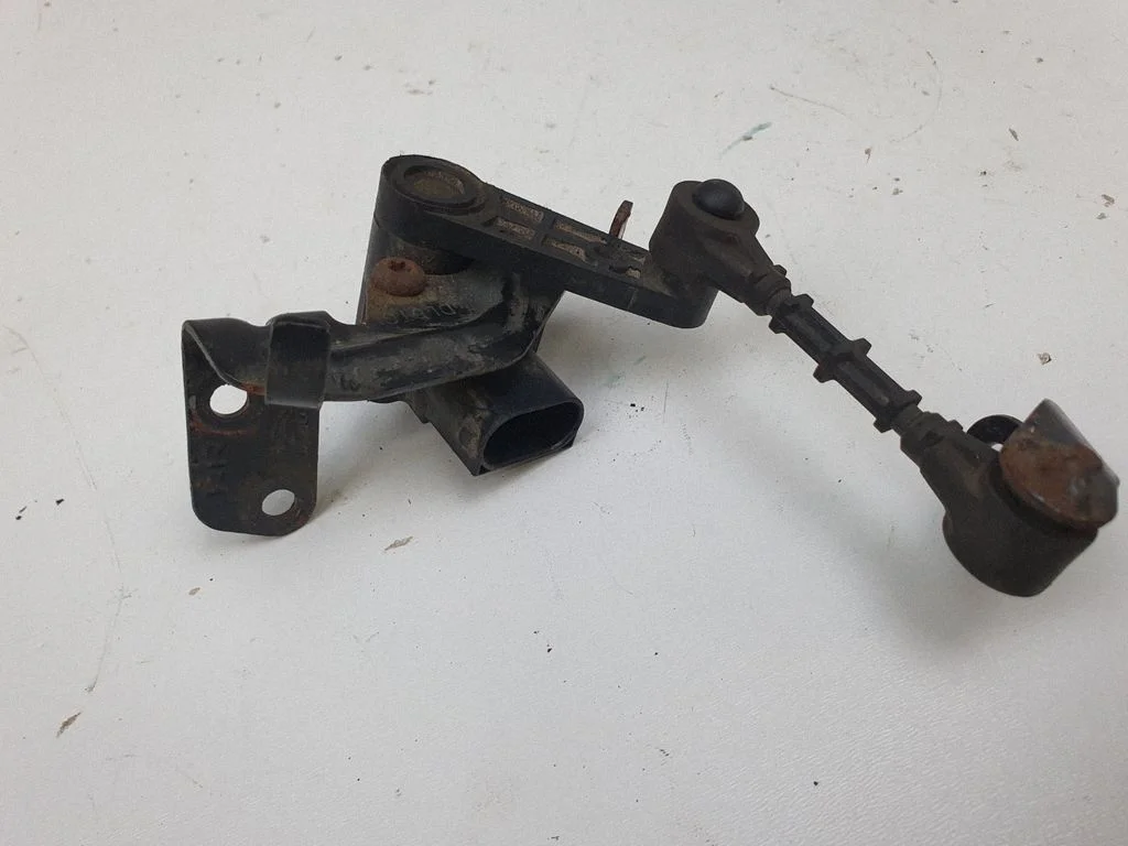 Headlight/headlamp level sensor GX733C280DB