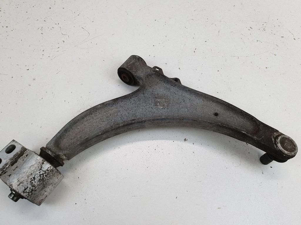 Front lower control arm/wishbone – Opel Insignia A (2008-2017)