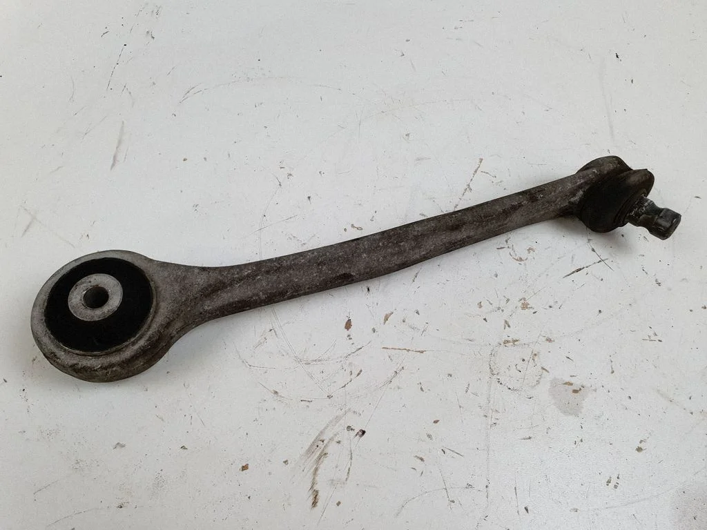 Front control arm – front right