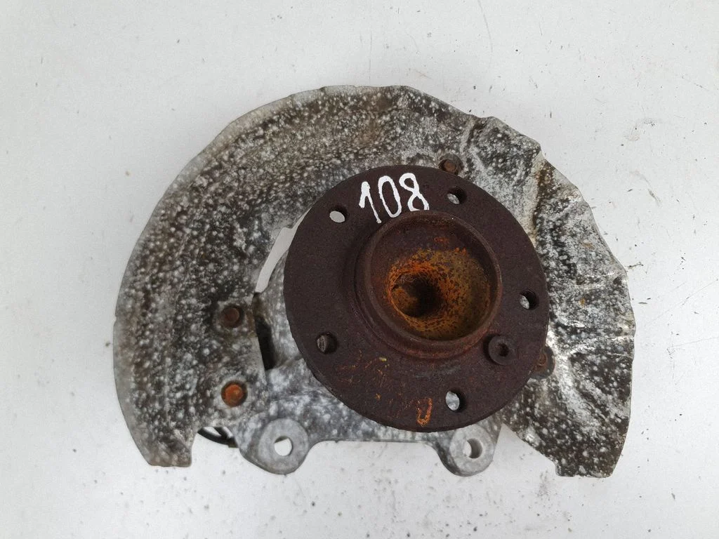 Front wheel hub 6764444