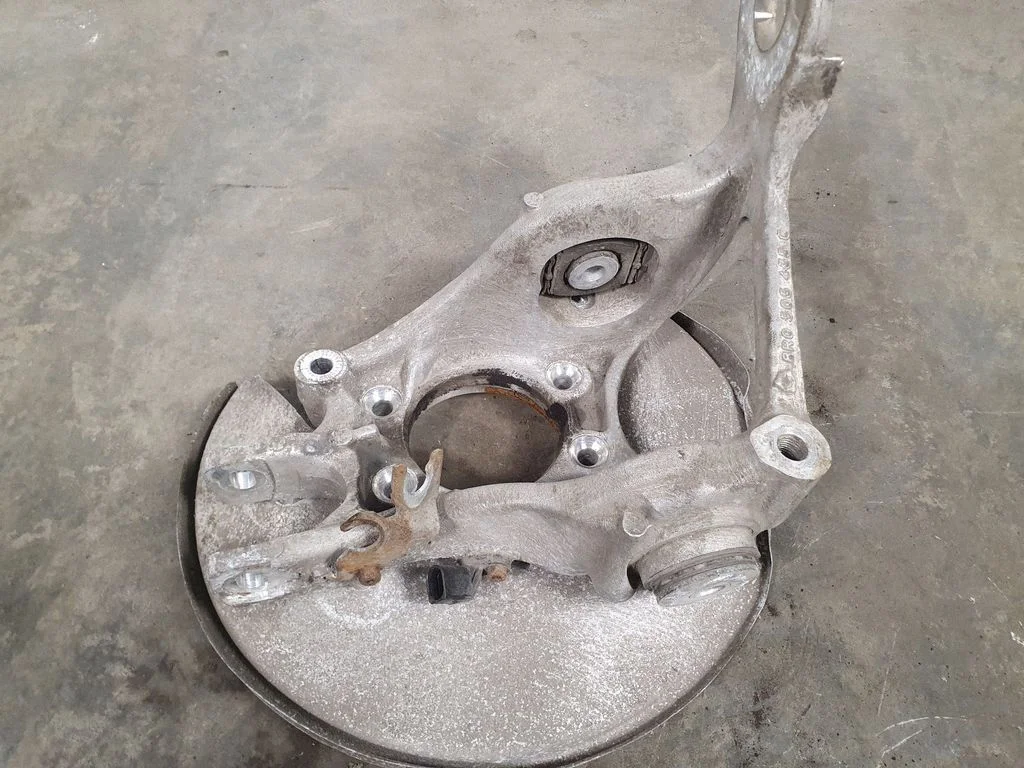 Rear wheel hub spindle/knuckle 8R0505431F