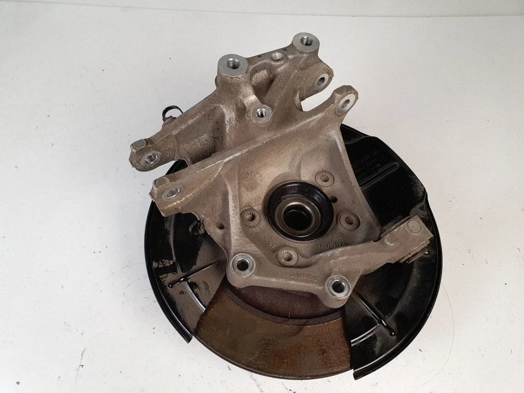 Rear wheel hub spindle/knuckle 32373450
